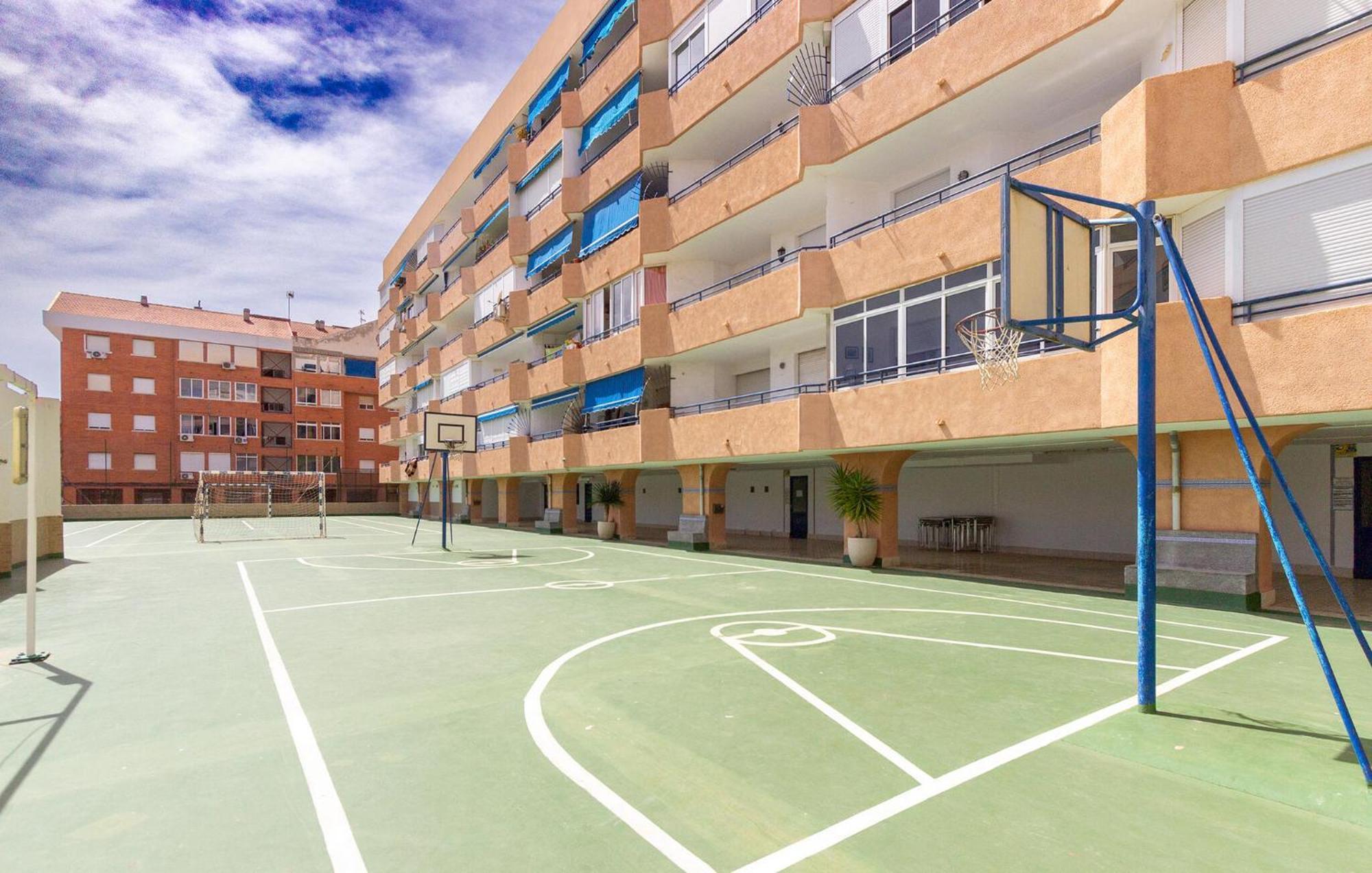 Nice Apartment In Torrevieja With Kitchen Esterno foto