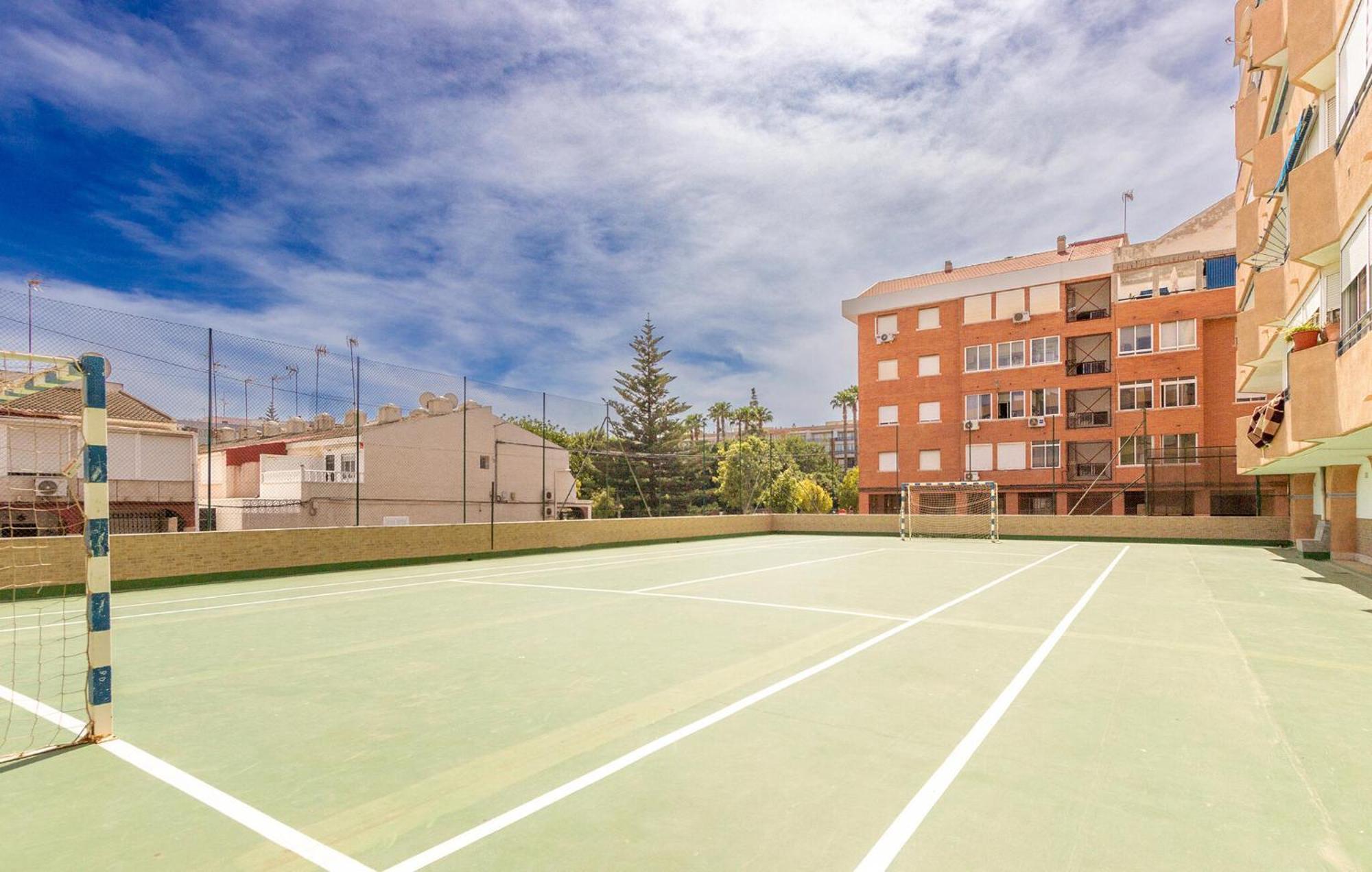 Nice Apartment In Torrevieja With Kitchen Esterno foto