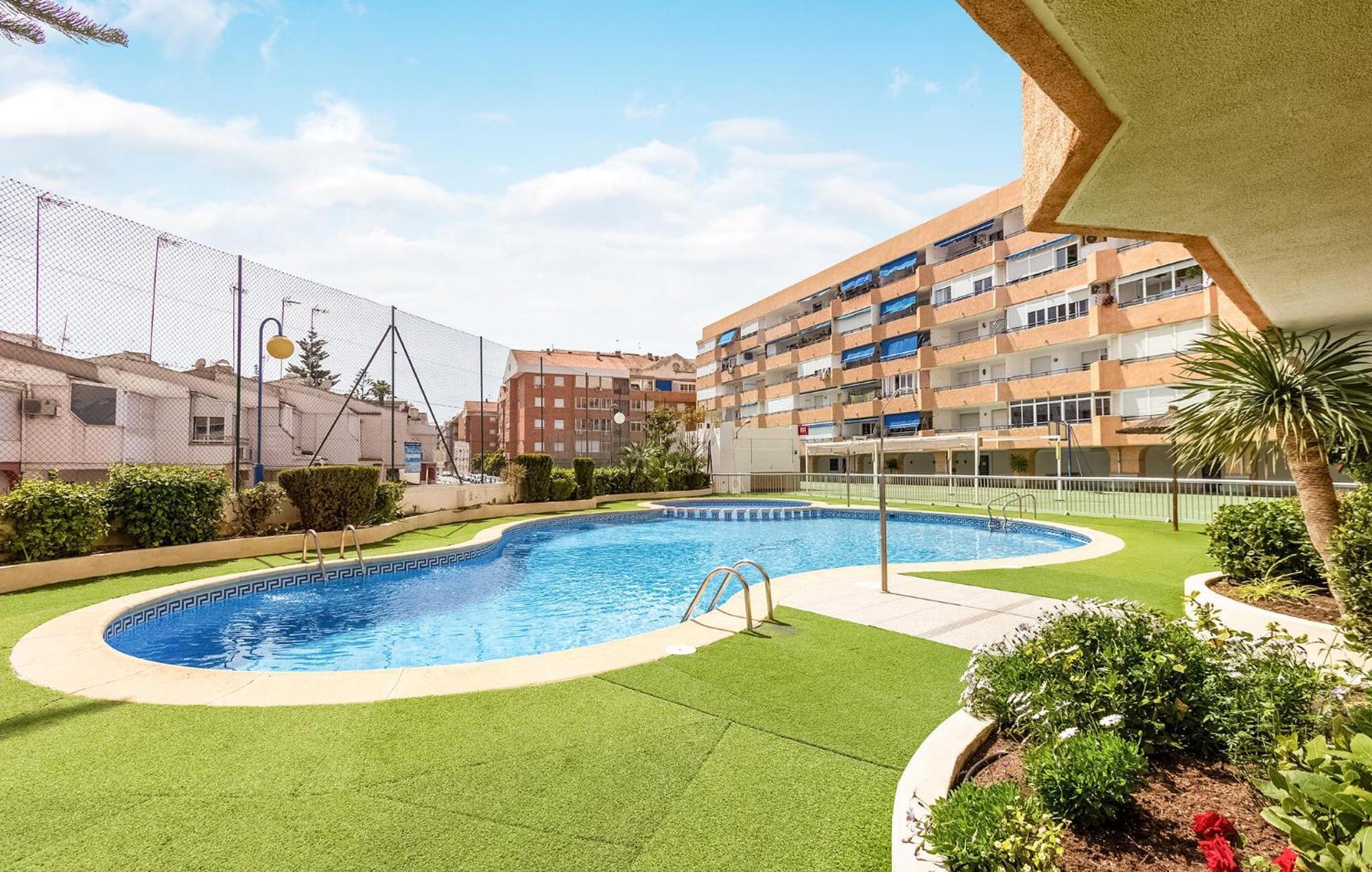 Nice Apartment In Torrevieja With Kitchen Esterno foto