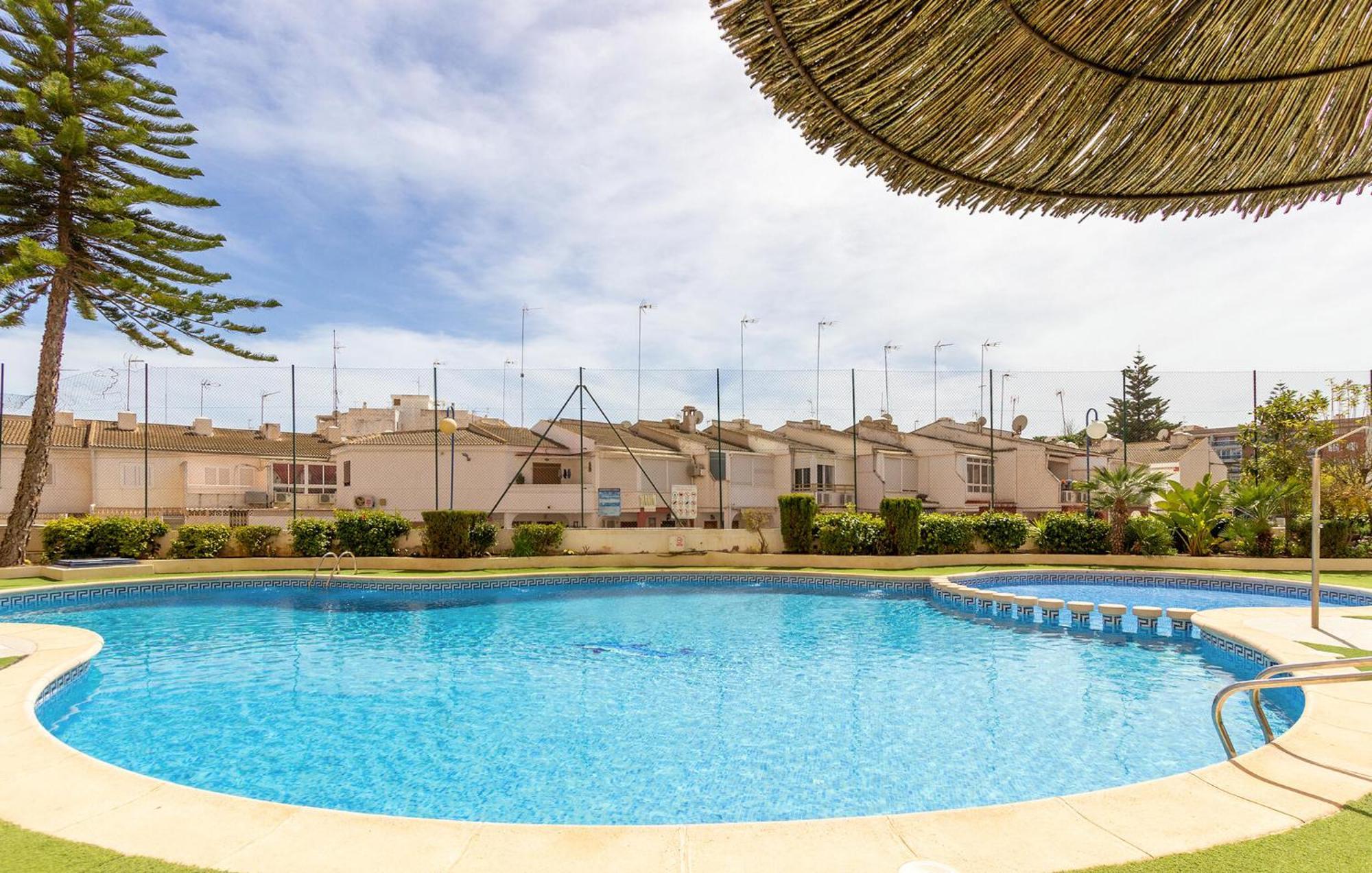 Nice Apartment In Torrevieja With Kitchen Esterno foto