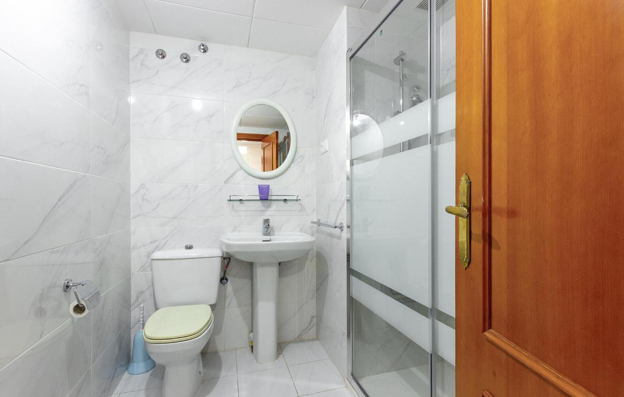 Nice Apartment In Torrevieja With Kitchen Esterno foto