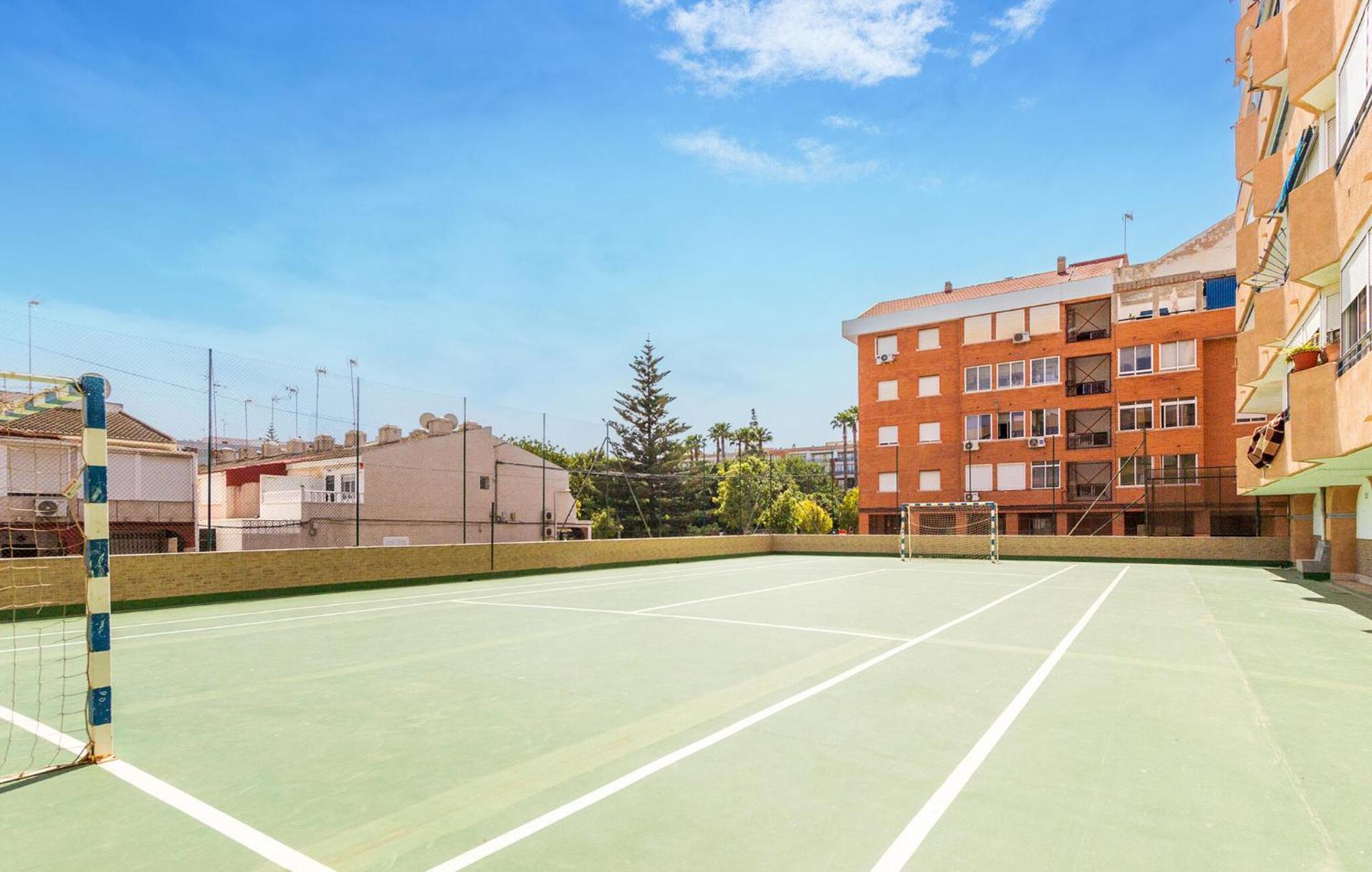 Nice Apartment In Torrevieja With Kitchen Esterno foto