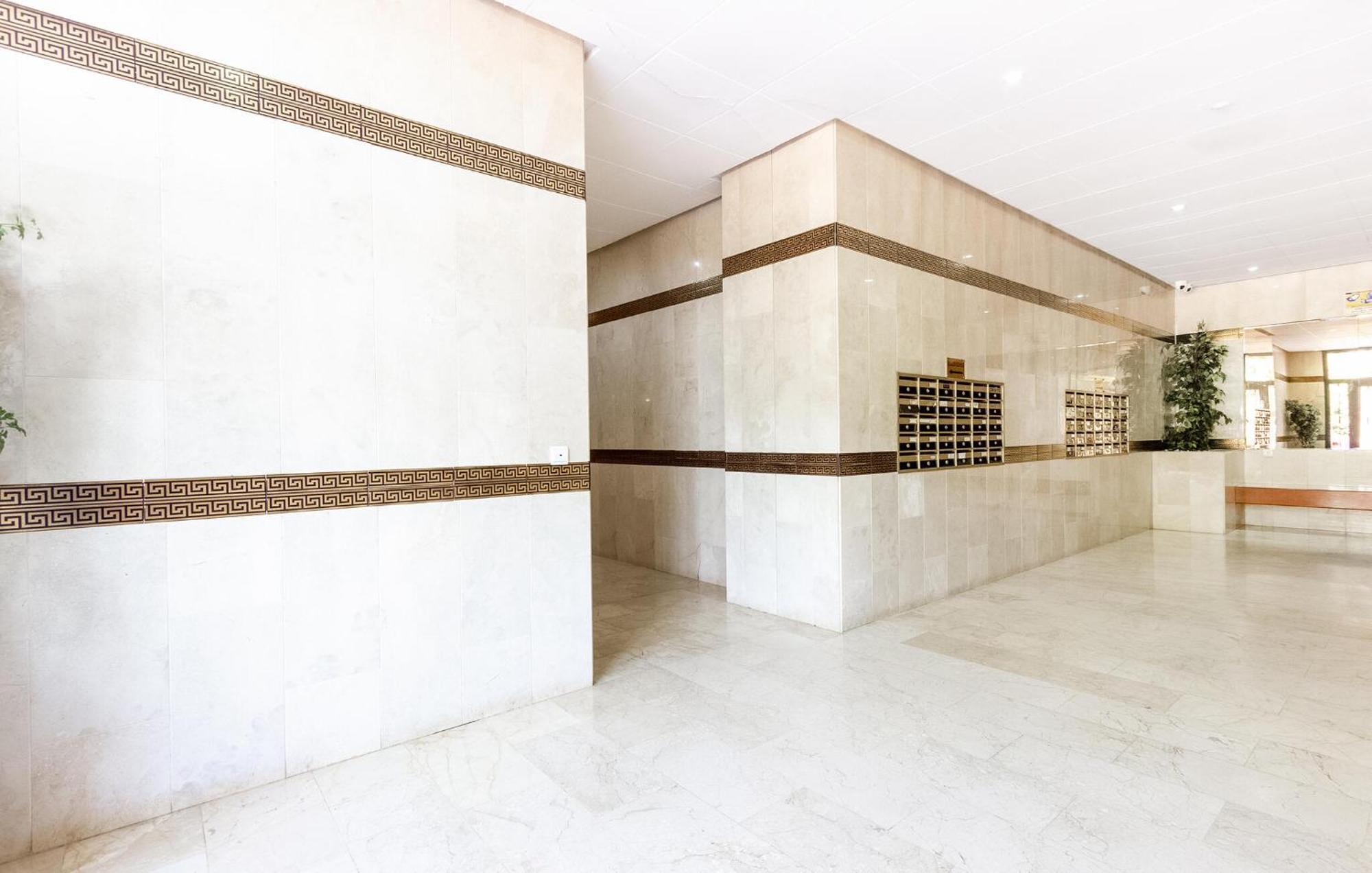 Nice Apartment In Torrevieja With Kitchen Esterno foto