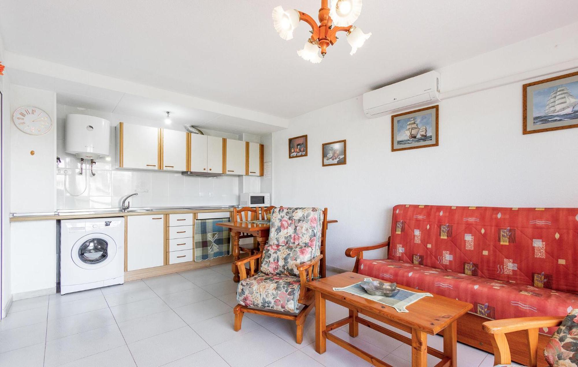 Nice Apartment In Torrevieja With Kitchen Esterno foto